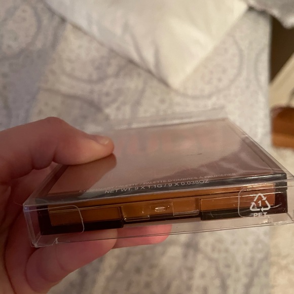 Huda beauty pallete - Picture 3 of 8